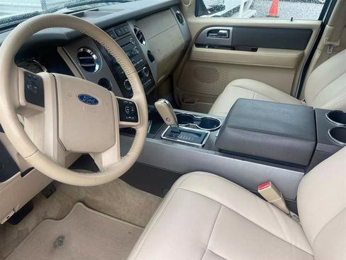Used 2012 Ford Expedition XLT image 19