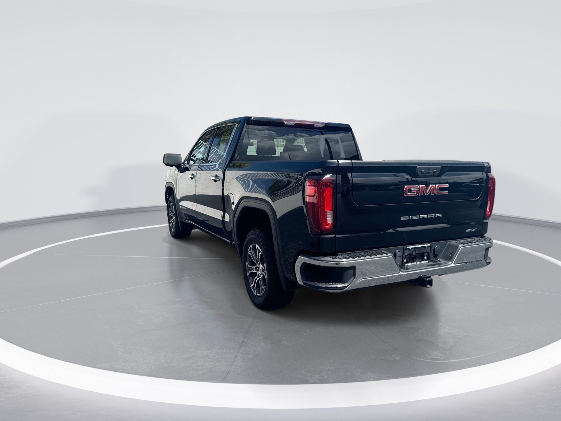 Used 2025 GMC Sierra 1500 SLT RWD image 6