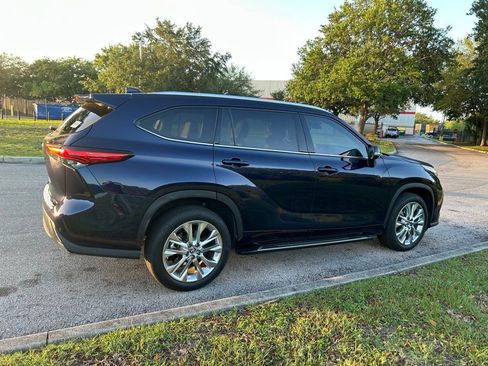 Used 2023 Toyota Highlander Limited image 5