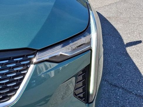 Used 2025 Cadillac CT4 Premium Luxury image 9