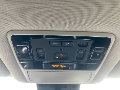 Used 2024 Toyota Grand Highlander XLE image 25