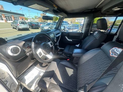 Used 2012 Jeep Wrangler Unlimited Sahara AWD/4WD image 29
