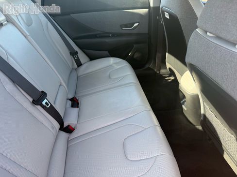 Used 2024 Hyundai Elantra Limited image 28