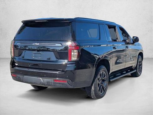 Used 2021 Chevrolet Suburban Z71 w/ Z71 Signature Package AWD/4WD image 3
