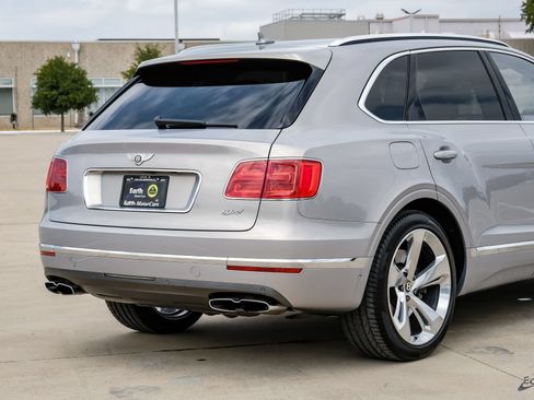 Used 2020 Bentley Bentayga Plug-In Hybrid AWD/4WD image 15