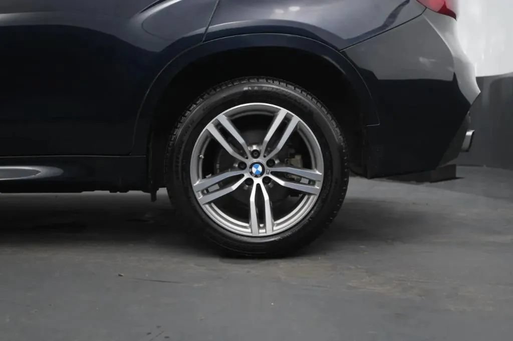 Used 2019 BMW X6 xDrive35i w/ M Sport Package AWD/4WD image 17