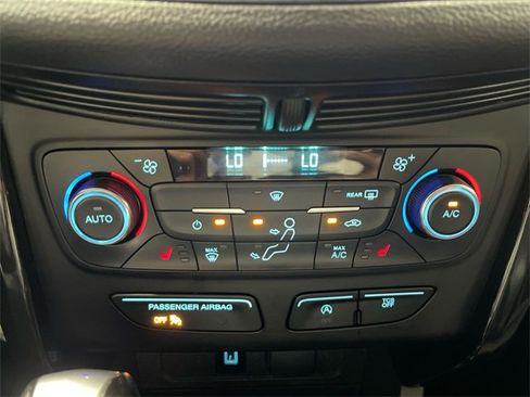 Used 2017 Ford Escape Titanium image 18