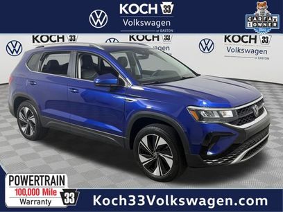 Used 2024 Volkswagen Taos SE w/ Panoramic Sunroof Package
