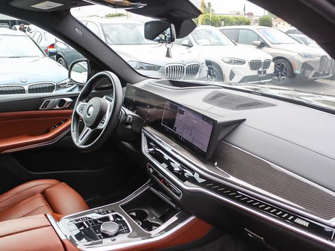 Used 2024 BMW X5 M60i AWD/4WD image 15
