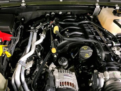 Used 2022 Jeep Gladiator Sport image 33