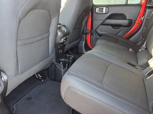 Used 2020 Jeep Gladiator Overland image 10