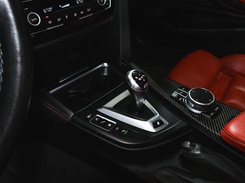 Used 2019 BMW M4 Convertible w/ Competition Package RWD image 43