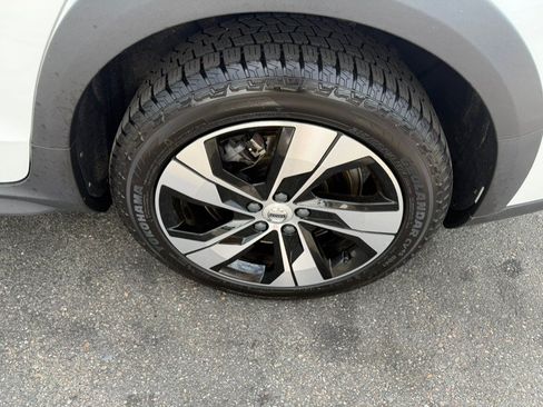 Used 2022 Volvo V60 T5 Cross Country AWD/4WD image 5