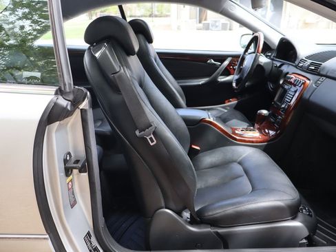 Used 2002 Mercedes-Benz CL 55 AMG image 22