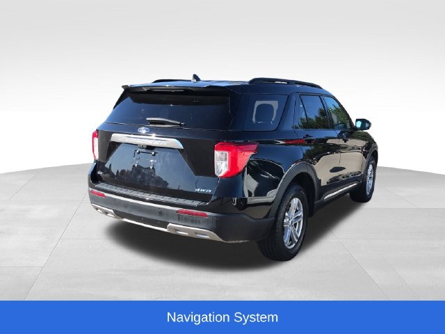 Used 2023 Ford Explorer XLT AWD/4WD image 2