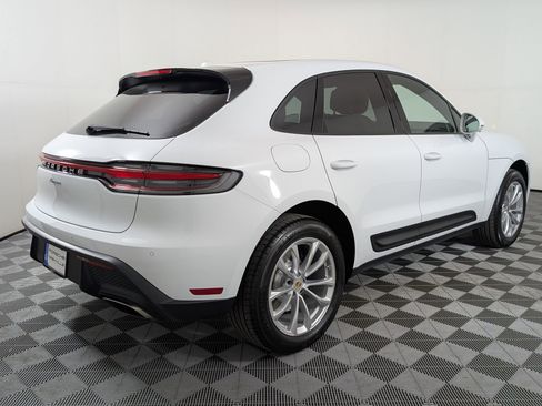 Certified 2026 Porsche Macan AWD/4WD image 10
