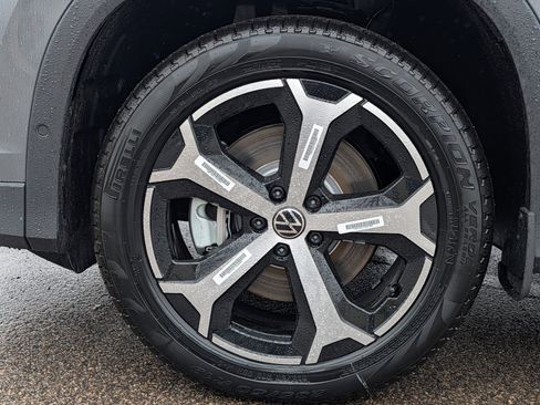 New 2026 Volkswagen Tiguan SE AWD/4WD image 3