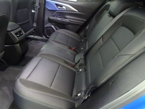 Used 2025 Chevrolet Equinox EV LT w/ Convenience Package FWD image 4
