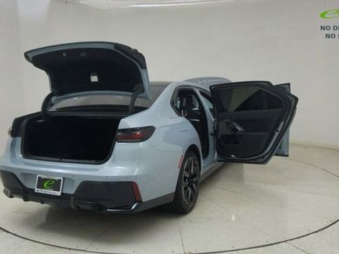 Used 2024 BMW 740i xDrive w/ Premium Package image 80