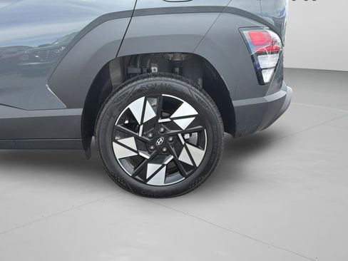 Used 2025 Hyundai Kona SEL AWD/4WD image 36