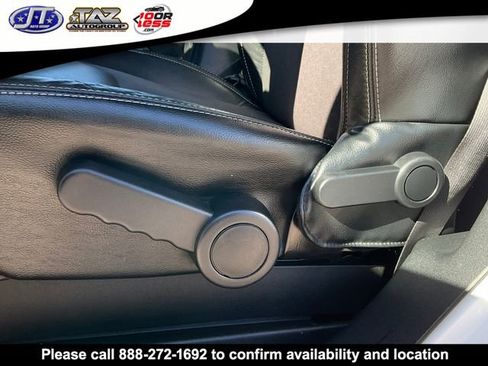 Used 2017 Jeep Wrangler Freedom Edition image 12