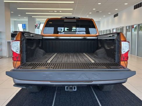 Used 2019 Nissan Titan PRO-4X w/ Pro-4x Convenience Package AWD/4WD image 9