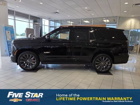 New 2026 Cadillac Escalade V w/ LPO, Floor Liner Package AWD/4WD image 4