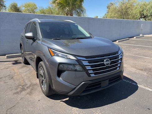 Certified 2024 Nissan Rogue SV w/ SV Premium Package FWD image 4