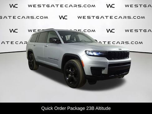 Used 2023 Jeep Grand Cherokee L Laredo image 2