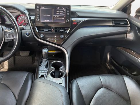 Used 2021 Toyota Camry XSE image 3