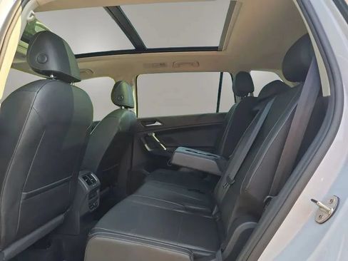 Used 2018 Volkswagen Tiguan SE w/ Panoramic Sunroof Package FWD image 40