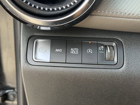 Used 2025 Chevrolet Equinox LT w/ Convenience Package II AWD/4WD image 24