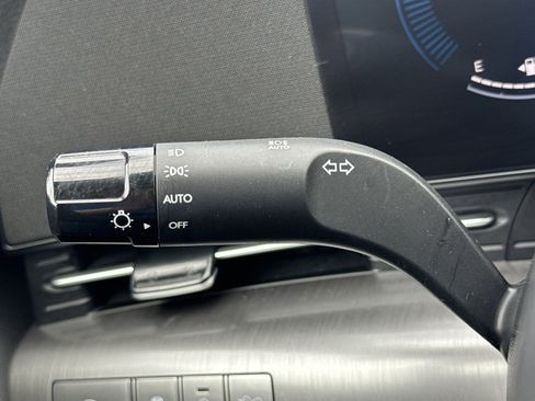 Used 2025 Hyundai Kona SE FWD image 14