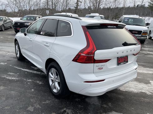 Used 2022 Volvo XC60 B5 Momentum image 3