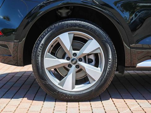 Certified 2023 Audi Q5 Premium w/ Convenience Package AWD/4WD image 9