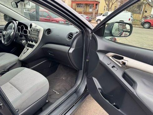 Used 2009 Toyota Matrix XRS image 28
