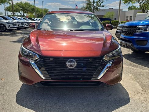 Used 2024 Nissan Sentra SV FWD image 2