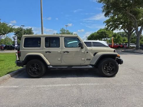 Used 2022 Jeep Wrangler Unlimited Sahara AWD/4WD image 2