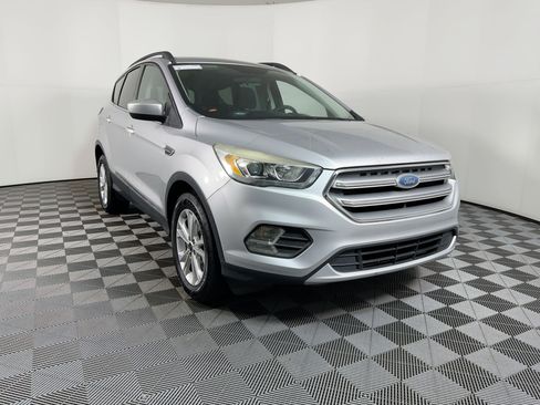 Used 2017 Ford Escape SE w/ Equipment Group 201A image 17
