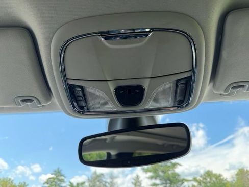 Used 2019 Jeep Cherokee Limited AWD/4WD image 31