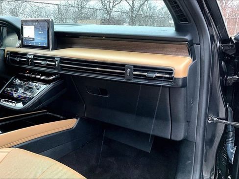 Used 2022 Lincoln Corsair Reserve w/ Elements Package image 15