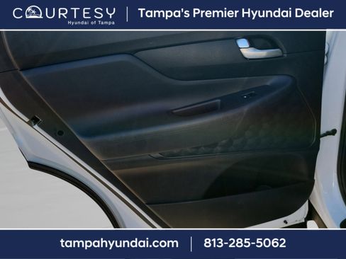 Used 2020 Hyundai Santa Fe SE image 9