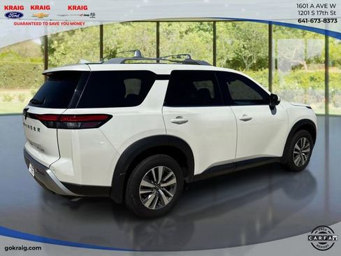 Used 2024 Nissan Pathfinder SL AWD/4WD image 5