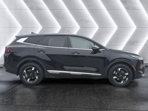New 2026 Kia Sportage LX FWD image 3