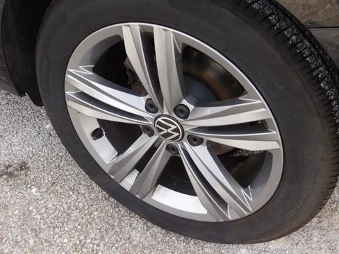 Used 2024 Volkswagen Jetta SE image 8