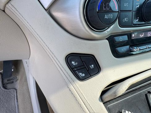 Used 2017 GMC Yukon XL Denali w/ Open Road Package AWD/4WD image 26