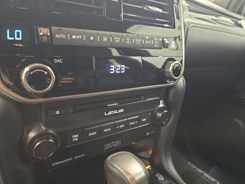 Used 2022 Lexus GX 460 Premium w/ Accessory Package AWD/4WD image 27