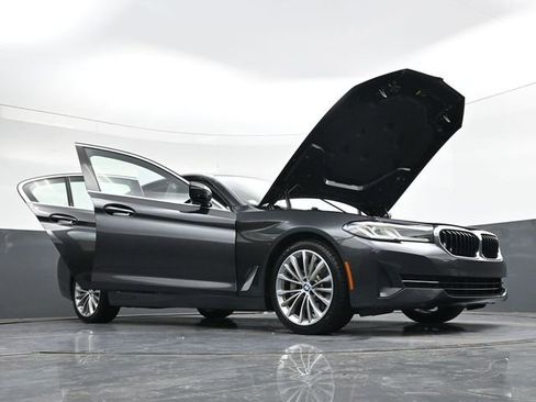 Used 2021 BMW 530i w/ Premium Package image 40