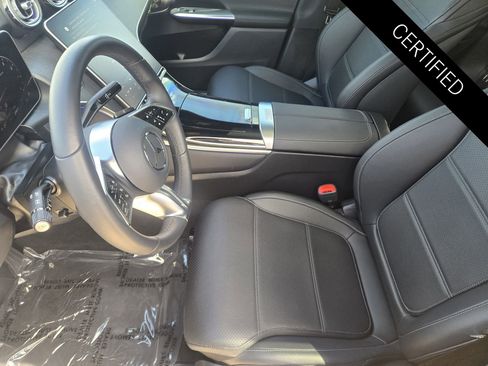 Certified 2026 Mercedes-Benz GLC 300 image 3
