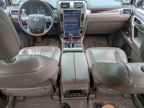 Used 2015 Lexus GX 460 w/ Premium Package AWD/4WD image 24